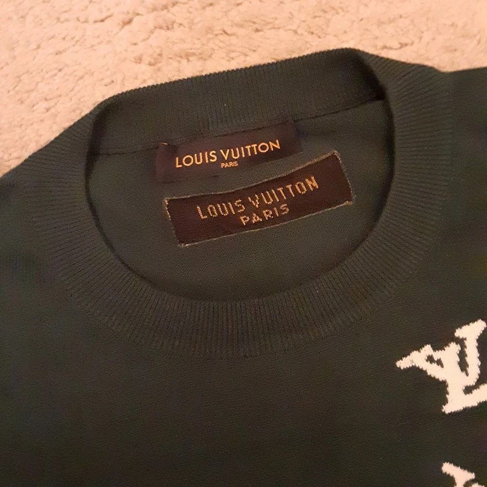MEN'S LOUIS VUITTON SHORT SLEEVE MONOGRAM GRAPHIC SWEATER - Picture 11 of 11